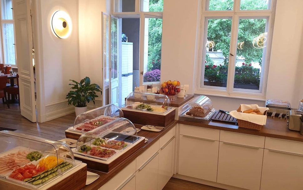 Buffet Photo