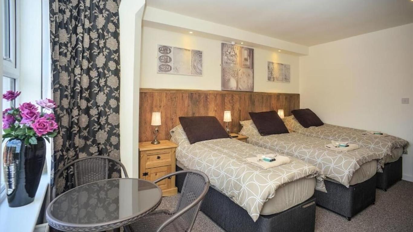 Riverside Hotel Bed And Breakfast