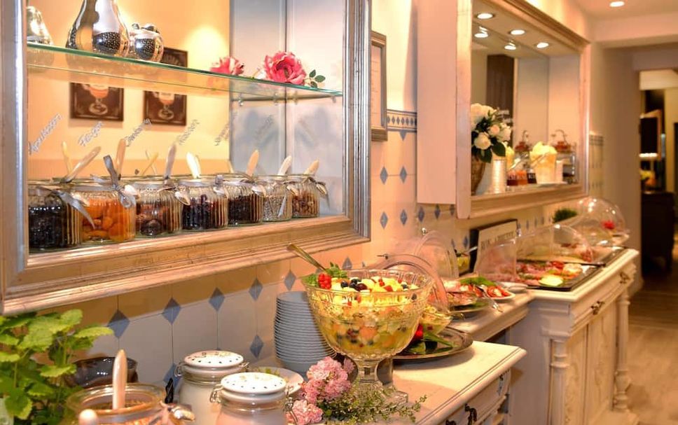 Buffet Photo