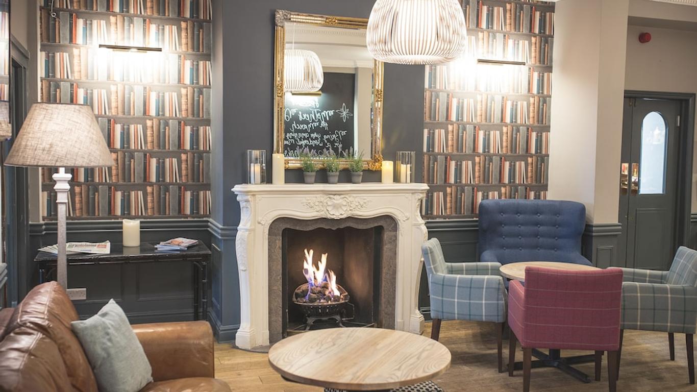 The George Hotel, Bw Signature Collection