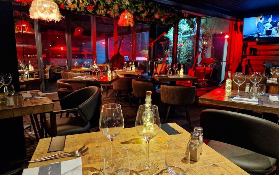 Restaurant Photo