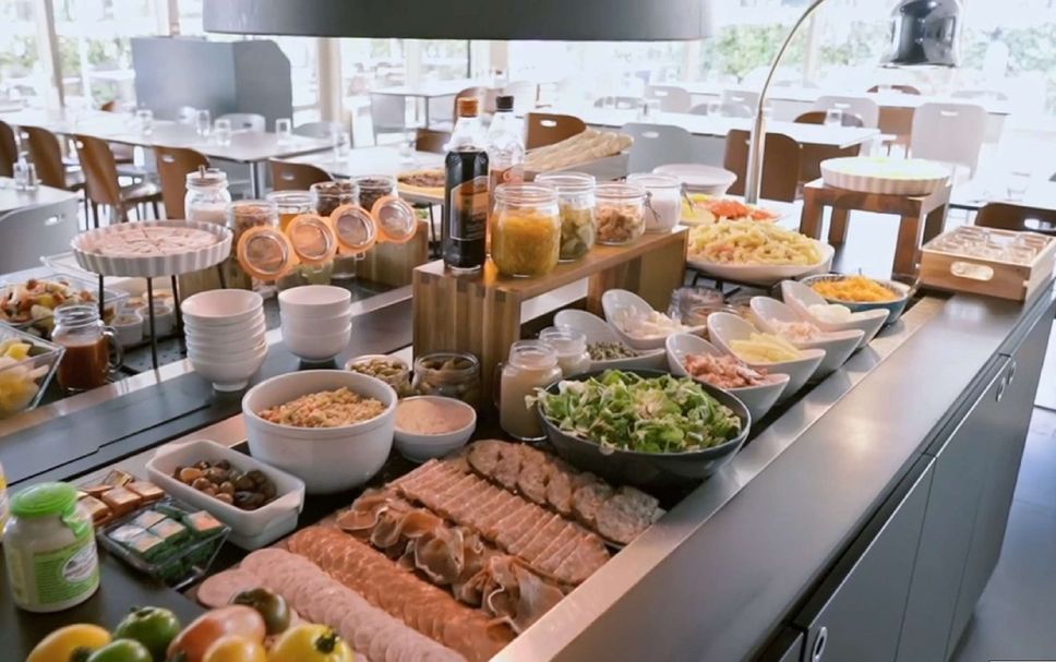 Buffet Photo