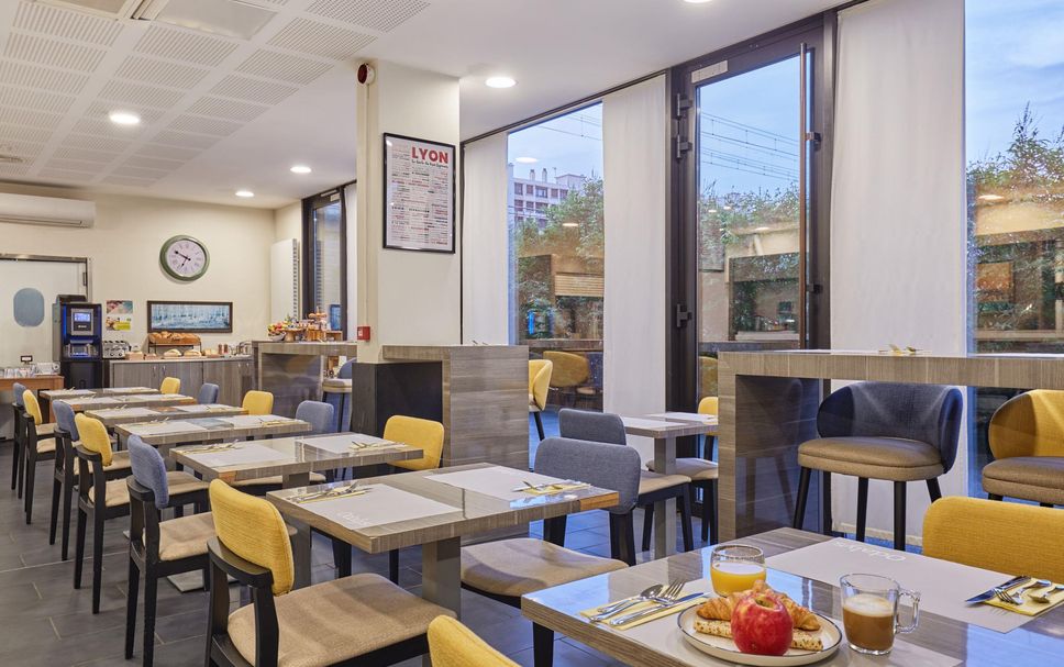 Restaurant Photo