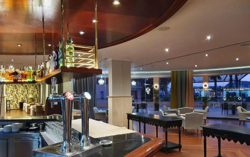 Bar Photo
