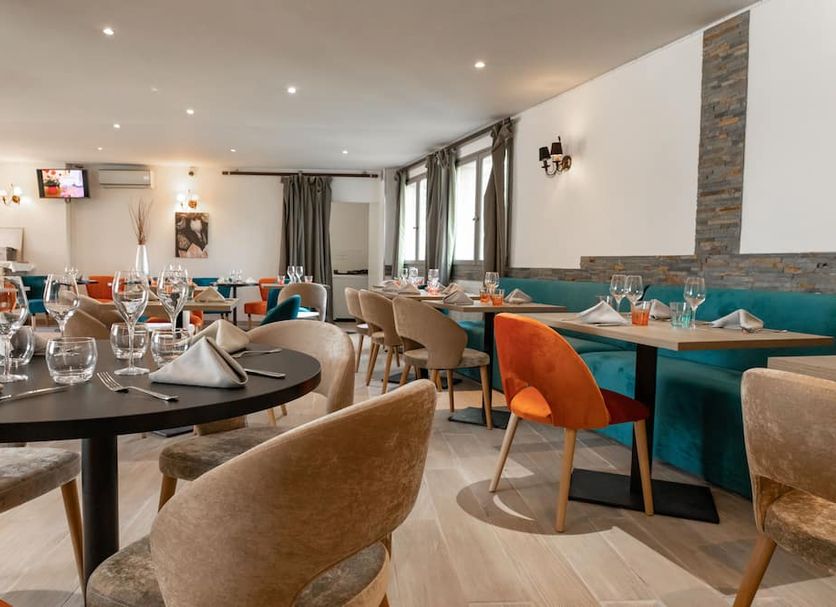 Restaurant Photo