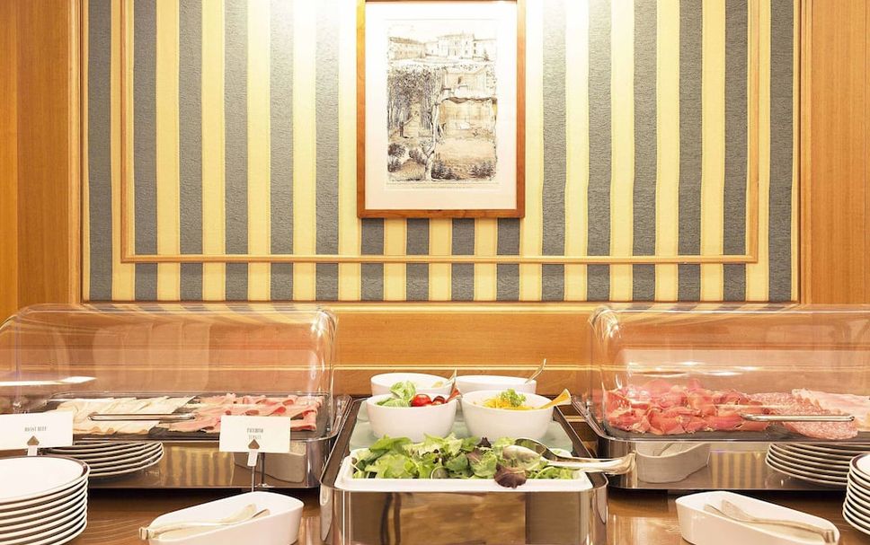 Buffet Photo