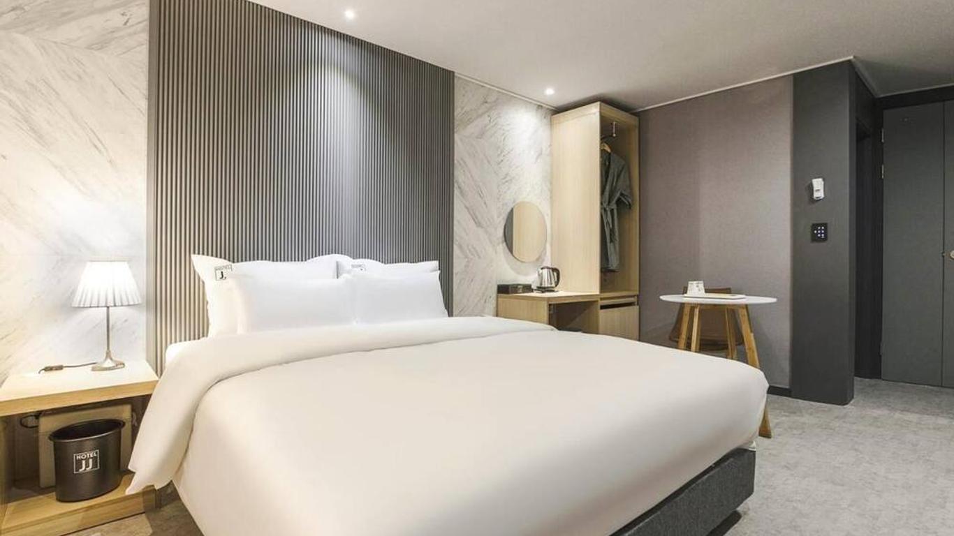 Jj Hotel