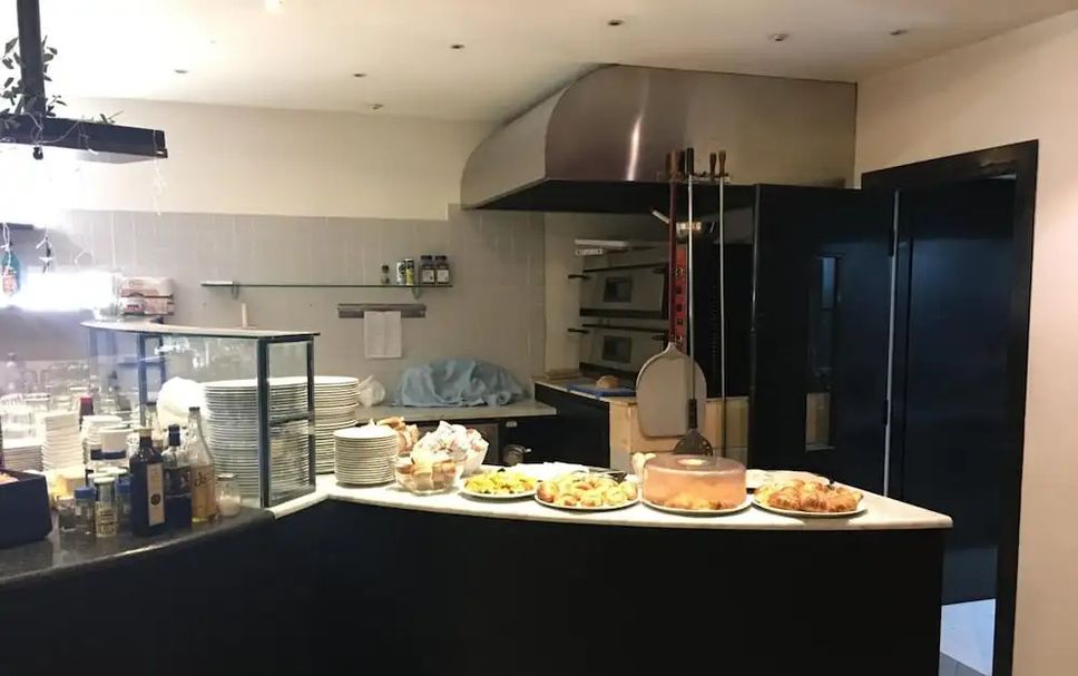 Buffet Photo