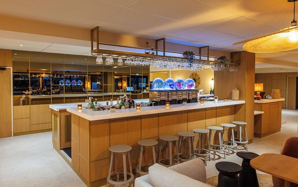 Bar Photo