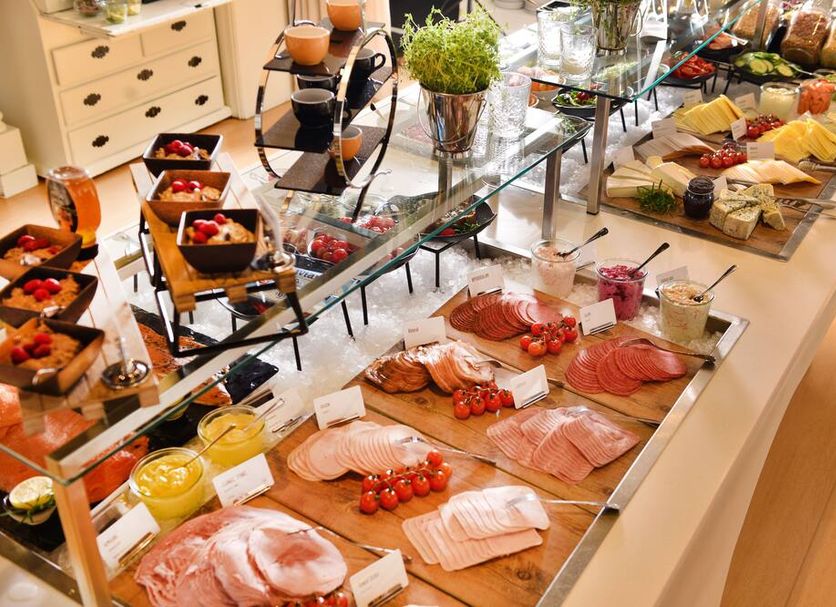 Buffet Photo