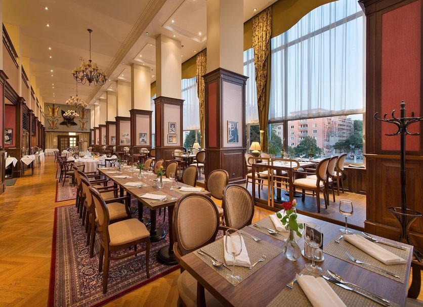 Restaurant Photo