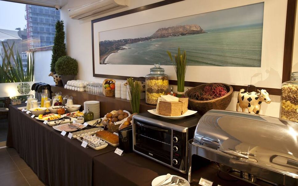 Buffet Photo