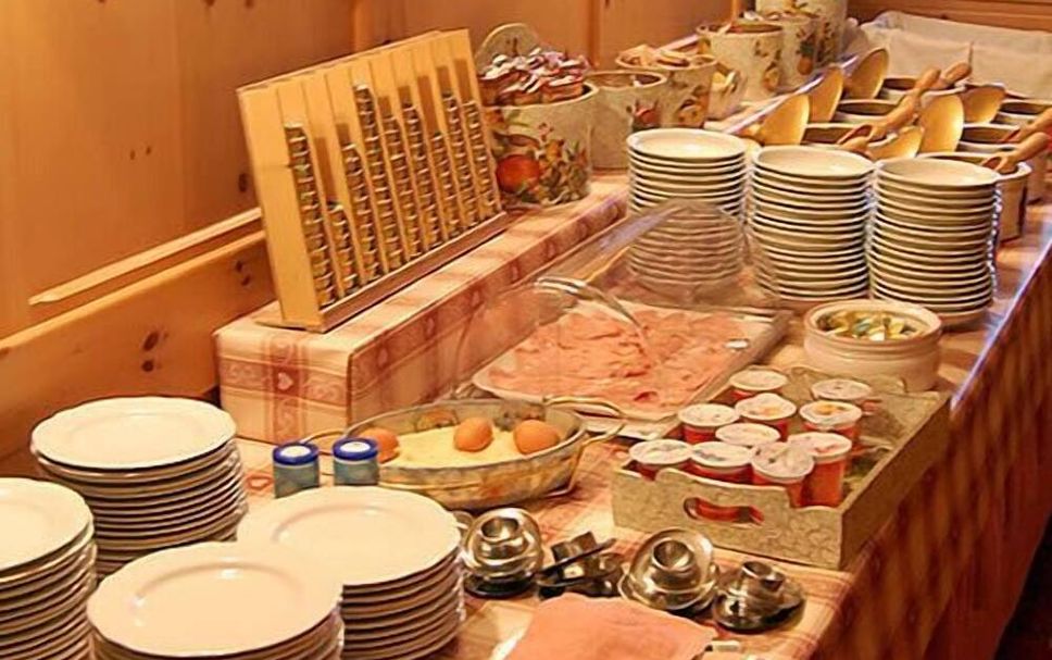 Buffet Photo