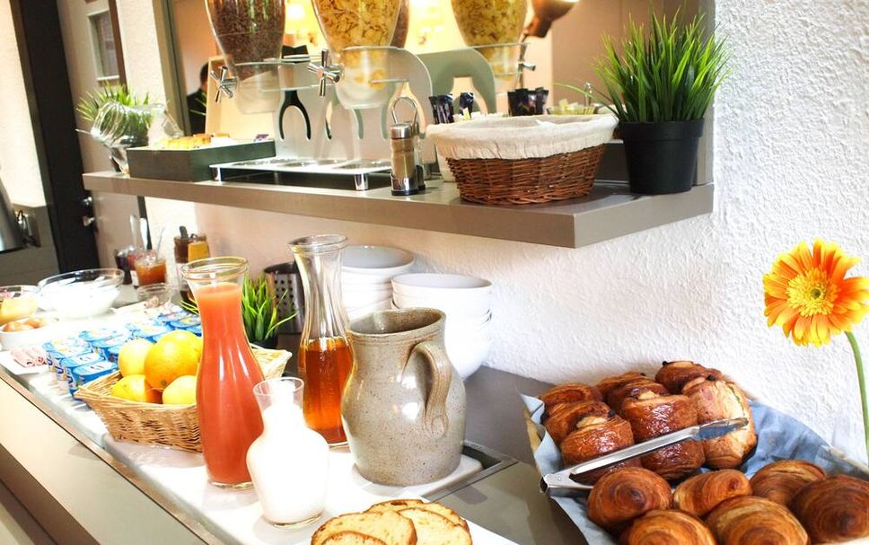 Buffet Photo