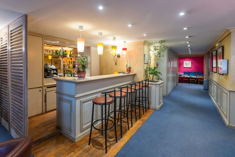 Bar Photo