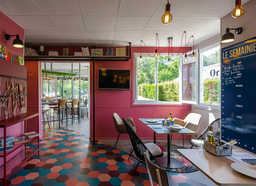 Restaurant Photo