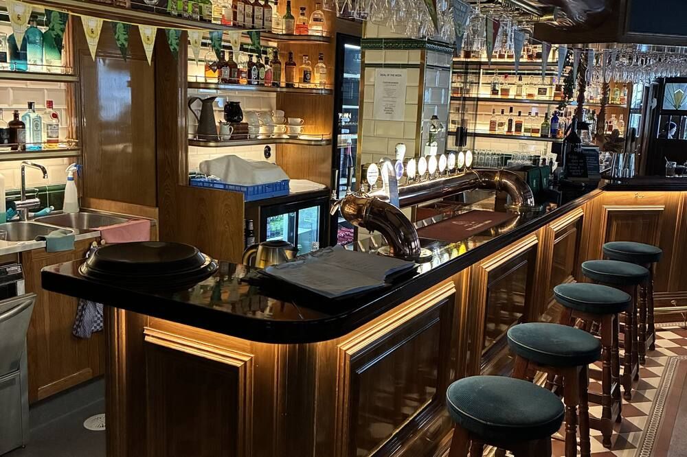 Bar