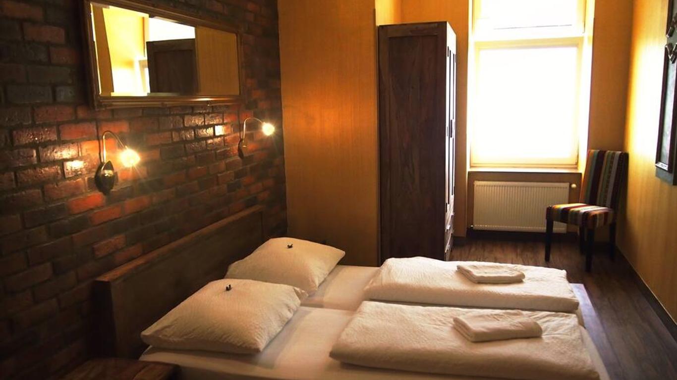 Do Step Inn Home - Hotel & Hostel