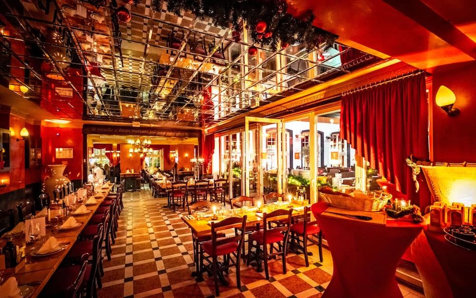 Restaurant Photo