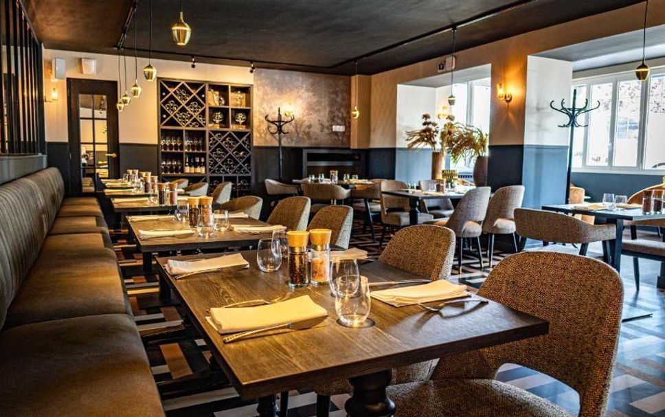Restaurant Photo