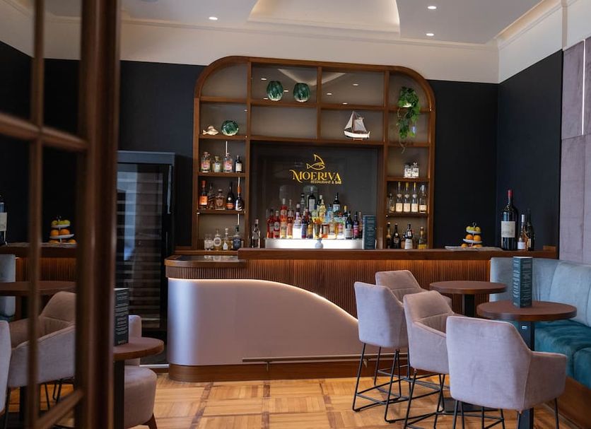 Bar Photo