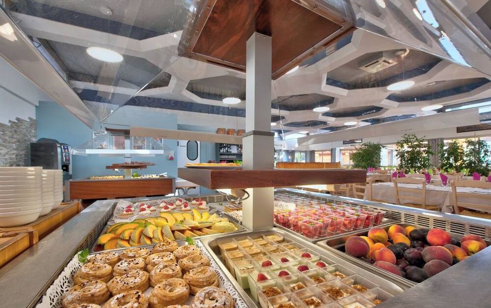 Buffet Photo