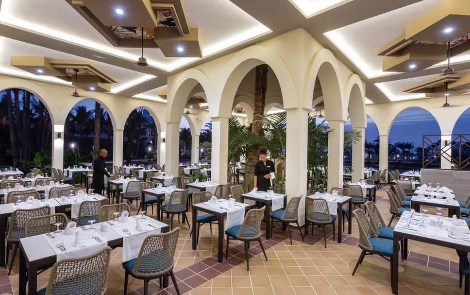 Restaurant Photo
