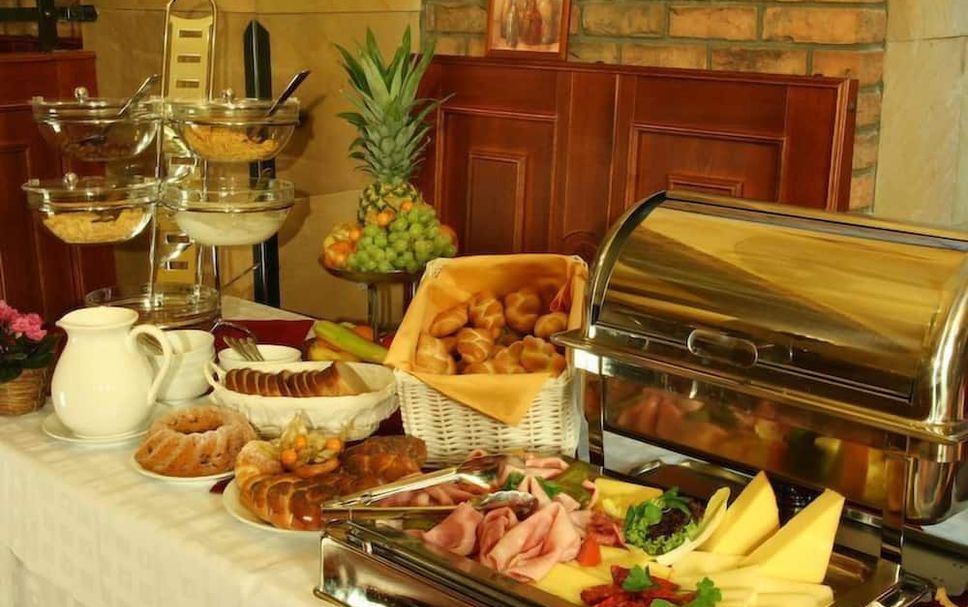 Buffet Photo