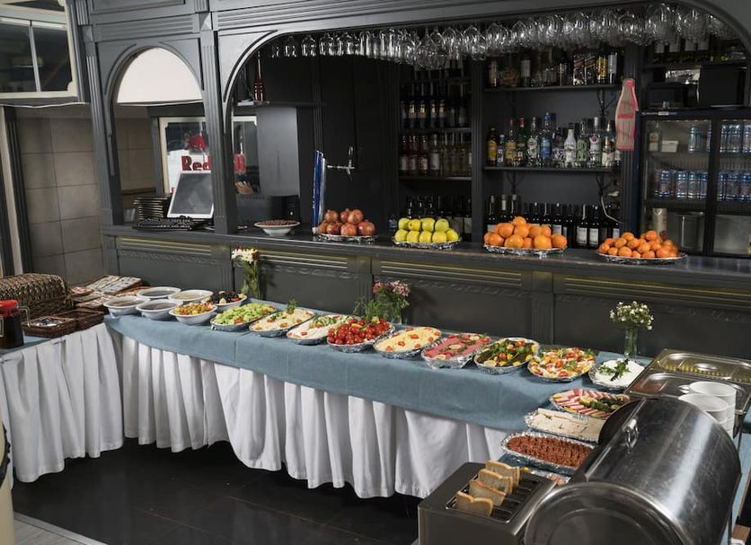 Buffet Photo