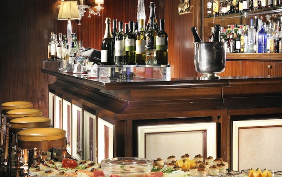 Bar Photo