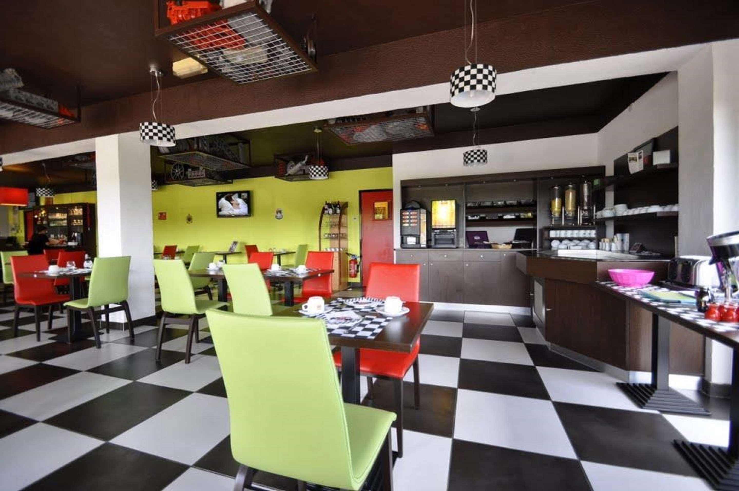 Restaurant Photo