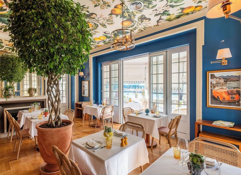 Restaurant Photo