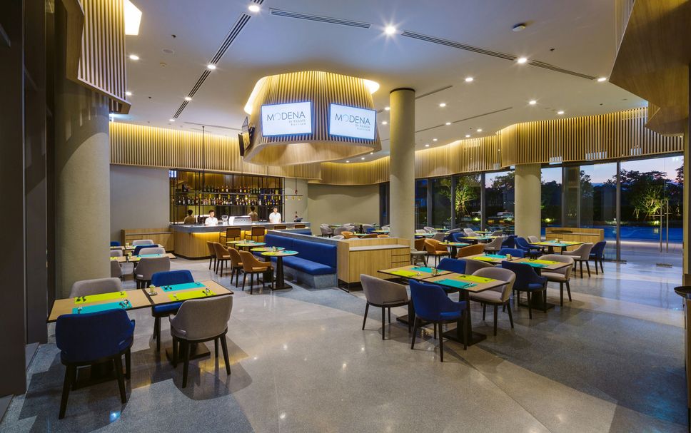 Restaurant Photo
