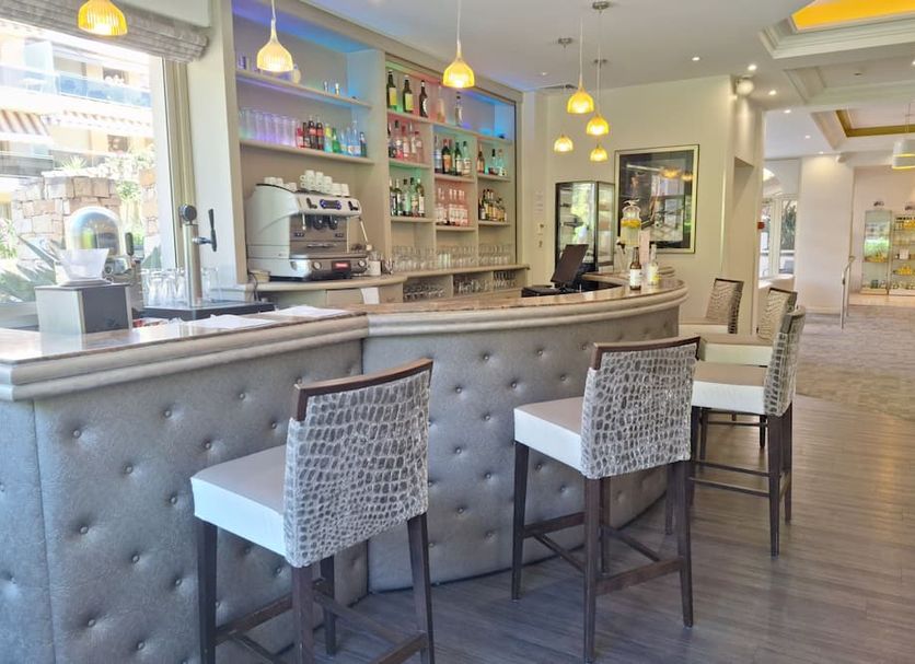 Bar Photo