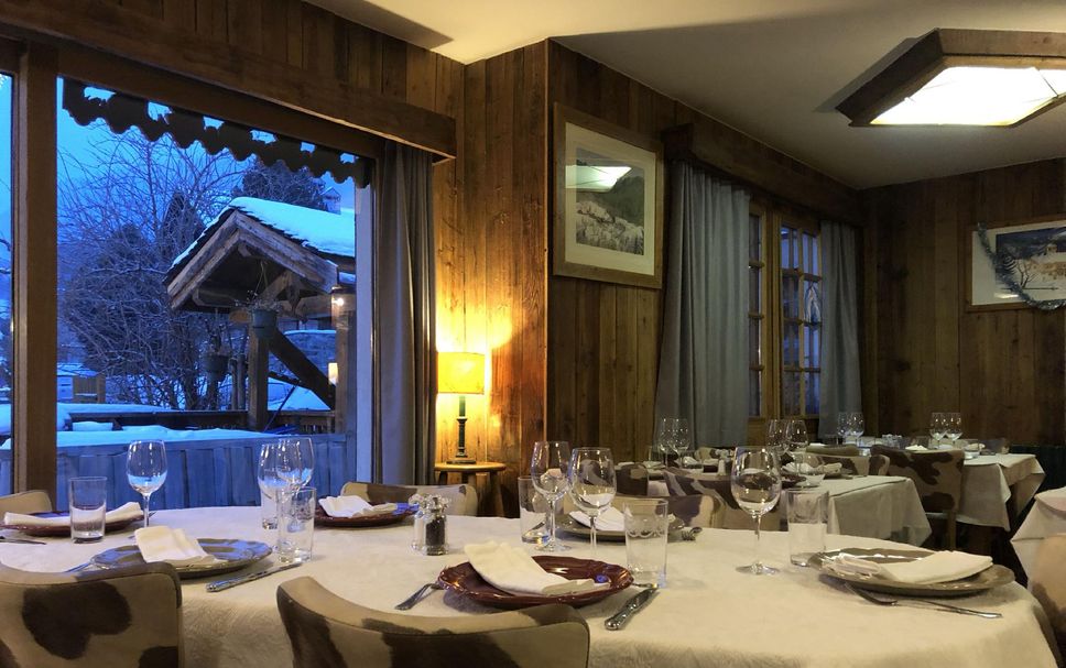 Restaurant Photo