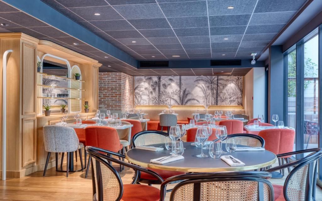 Restaurant Photo