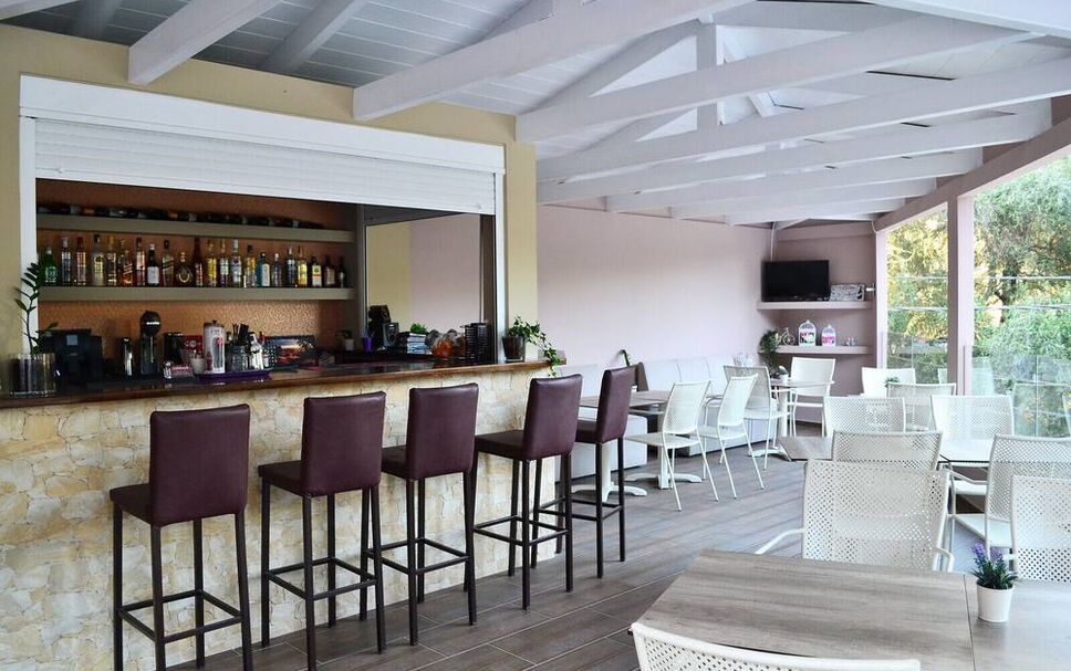 Bar Photo