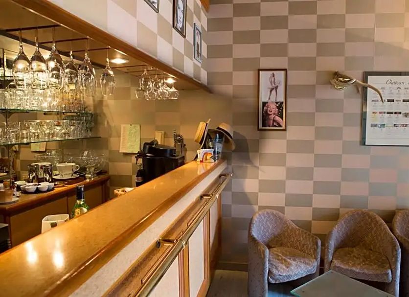 Bar Photo