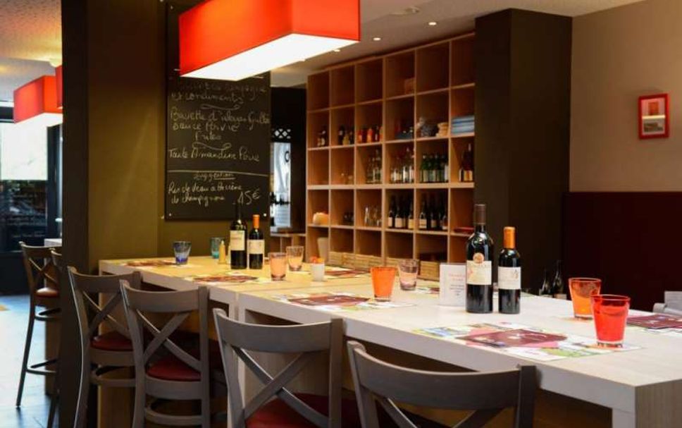 Restaurant Photo