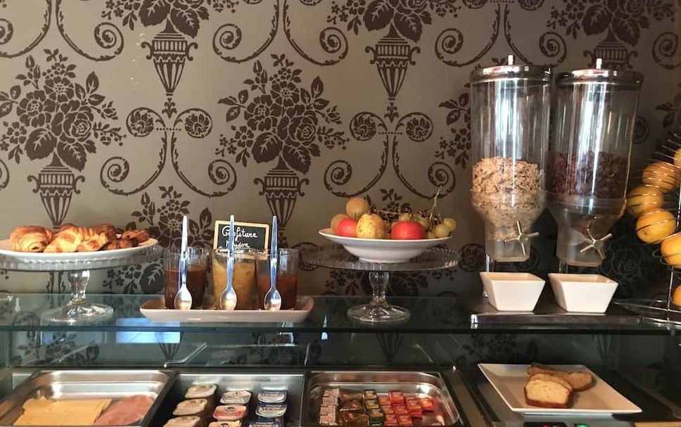 Buffet Photo