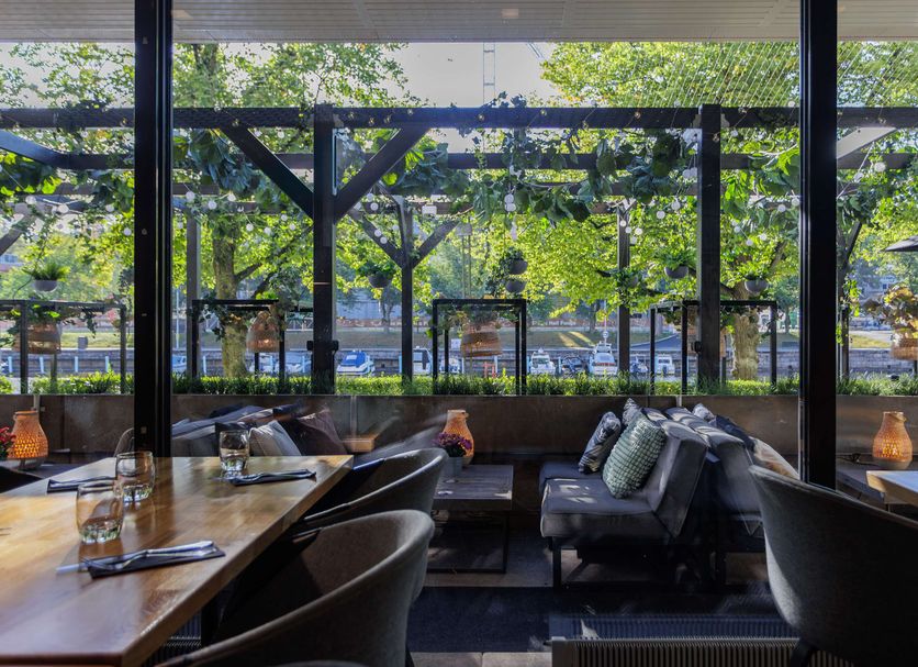 Restaurant Photo