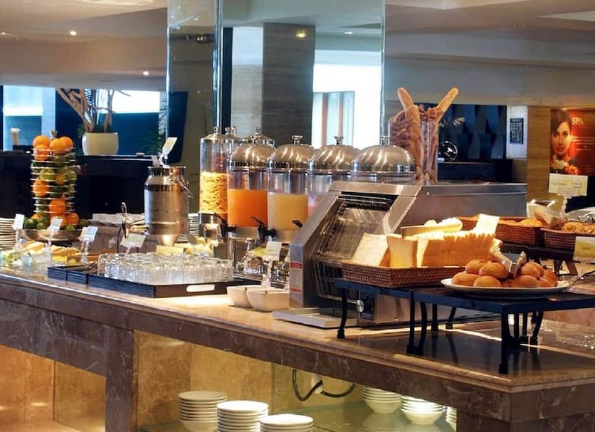 Buffet Photo