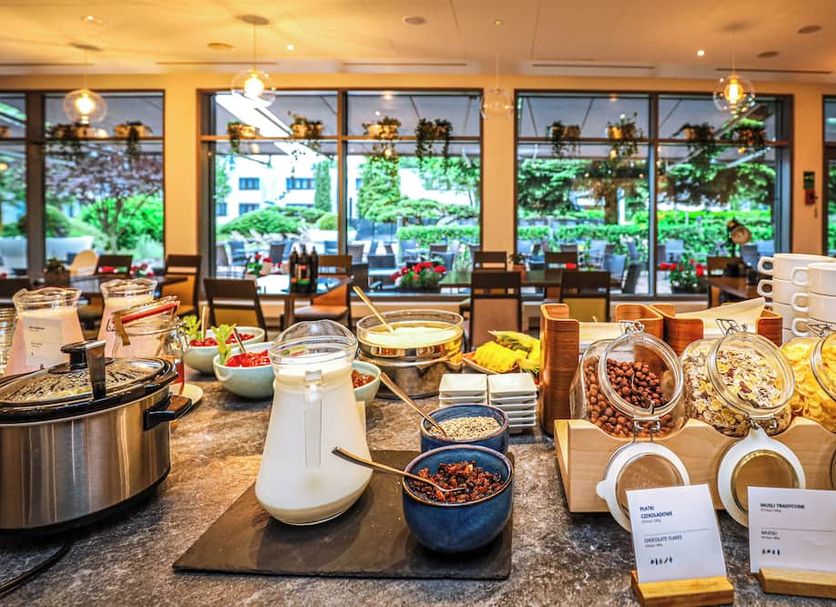 Buffet Photo