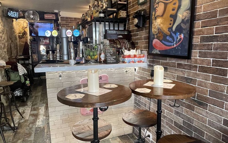 Bar Photo