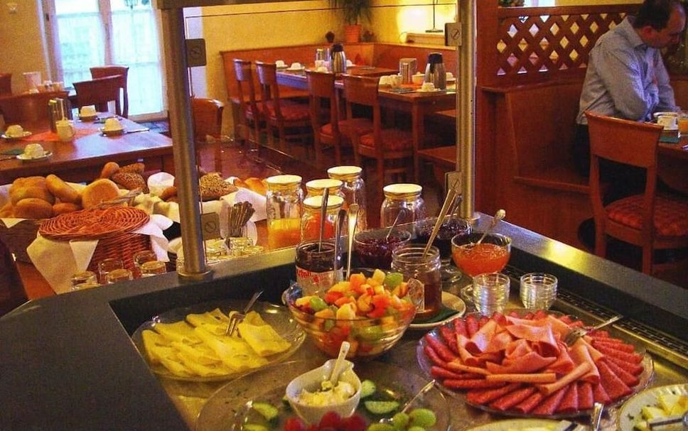 Buffet Photo