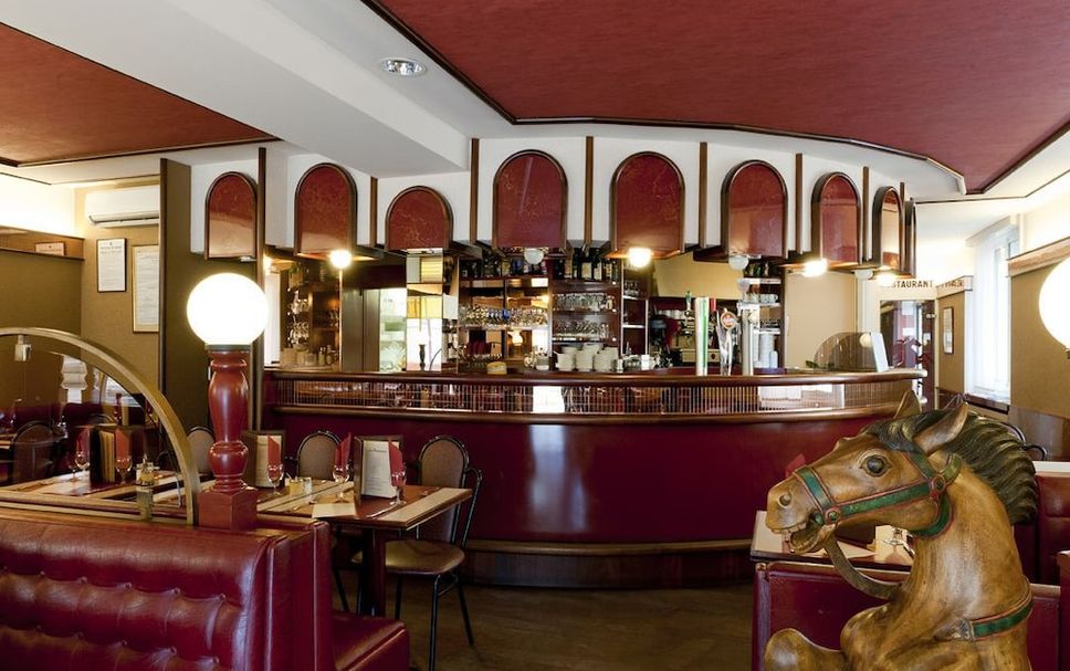 Bar Photo