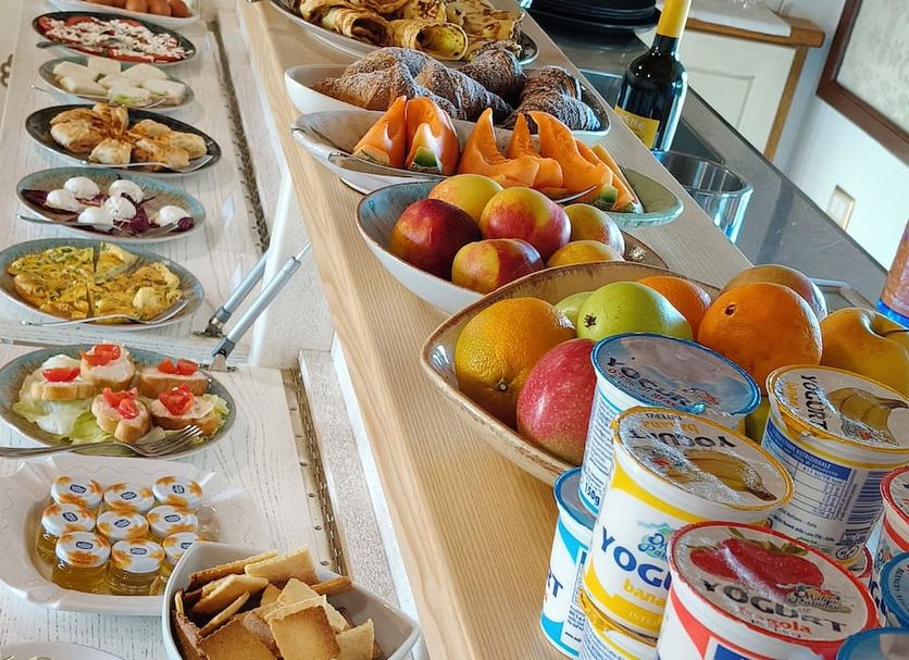 Buffet Photo