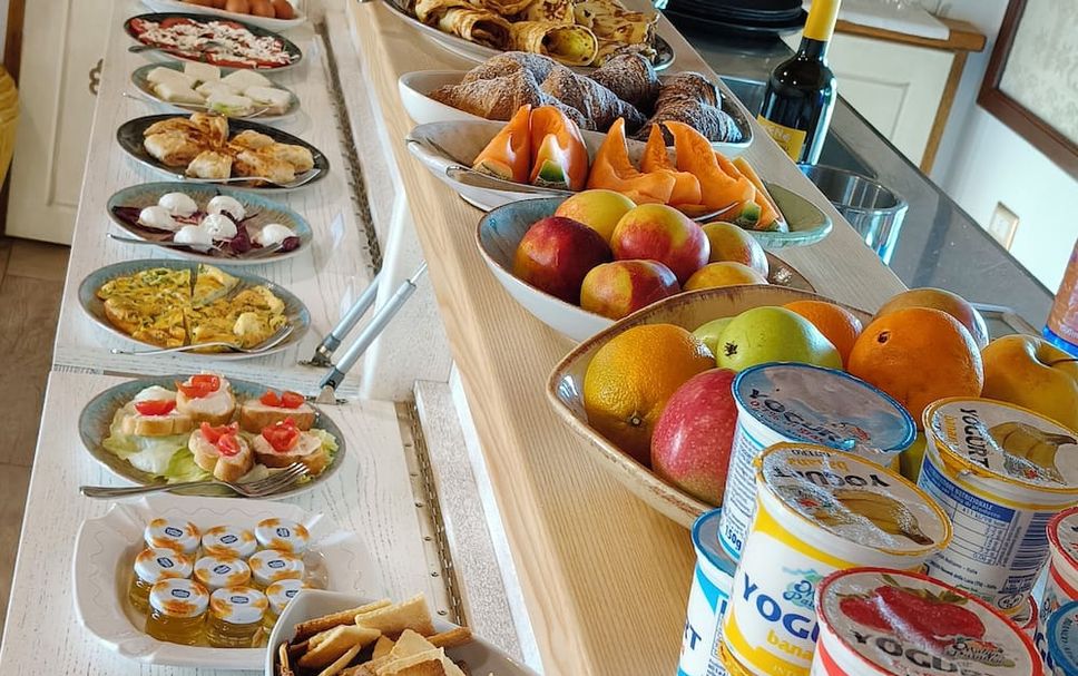 Buffet Photo