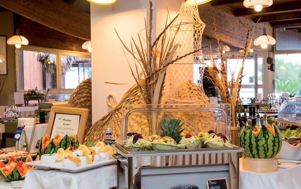 Buffet Photo