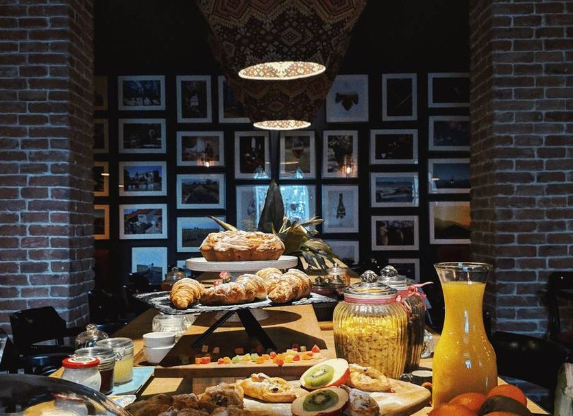 Buffet Photo